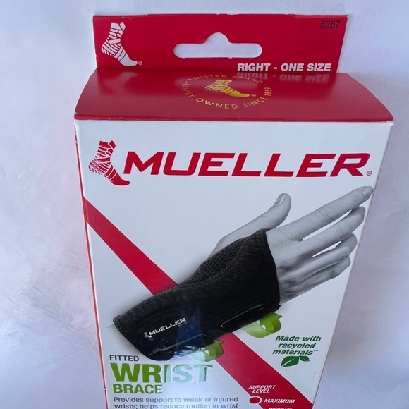 Mueller Other - Sold NEW Mueller Right Wrist Brace